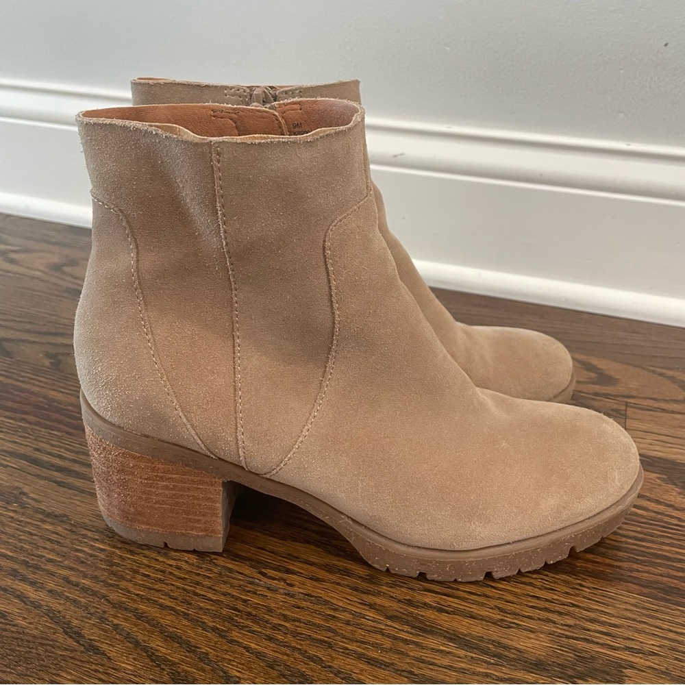 KORKS Esmerelda Tan Suede Leather Lug Sole Heeled Ankle Boots